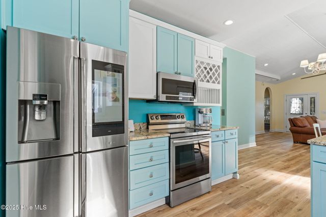 107 SE 71st Street, Oak Island, NC 28465