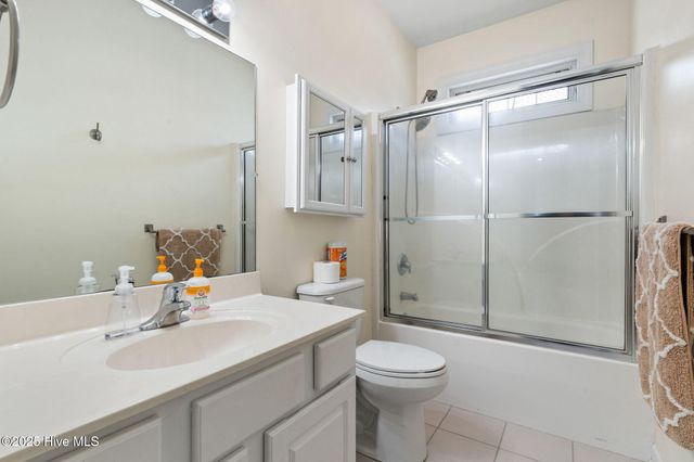 107 SE 71st Street, Oak Island, NC 28465