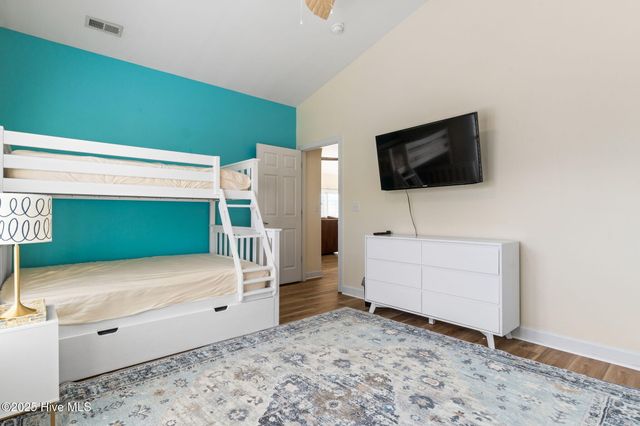 107 SE 71st Street, Oak Island, NC 28465