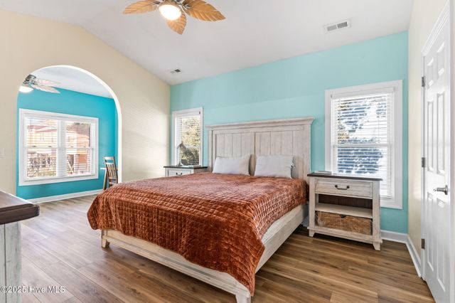 107 SE 71st Street, Oak Island, NC 28465