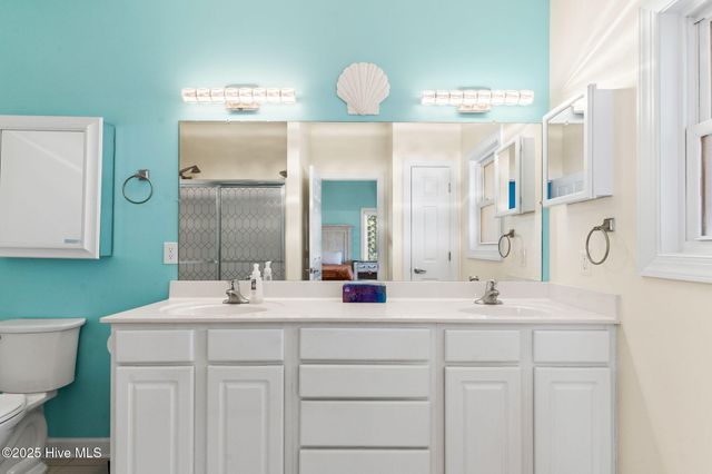 107 SE 71st Street, Oak Island, NC 28465