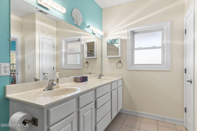 107 SE 71st Street, Oak Island, NC 28465