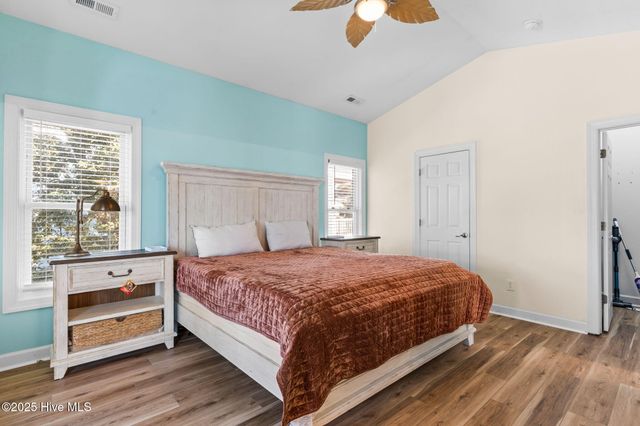 107 SE 71st Street, Oak Island, NC 28465