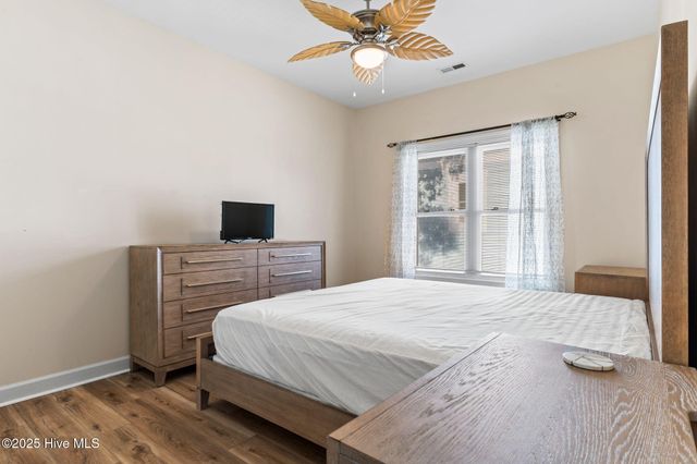 107 SE 71st Street, Oak Island, NC 28465