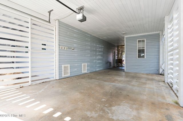 107 SE 71st Street, Oak Island, NC 28465