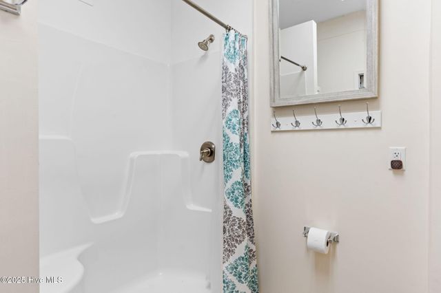 107 SE 71st Street, Oak Island, NC 28465