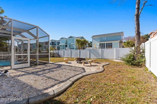 107 SE 71st Street, Oak Island, NC 28465