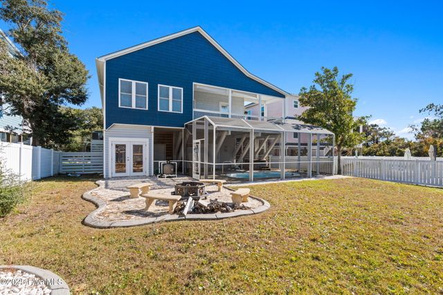 107 SE 71st Street, Oak Island, NC 28465