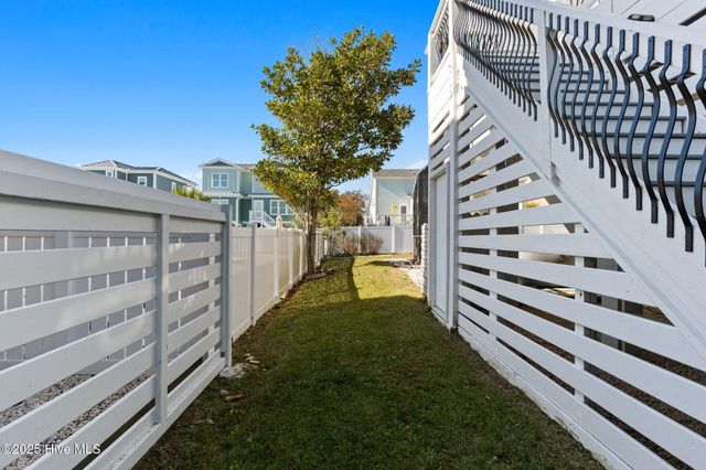 107 SE 71st Street, Oak Island, NC 28465