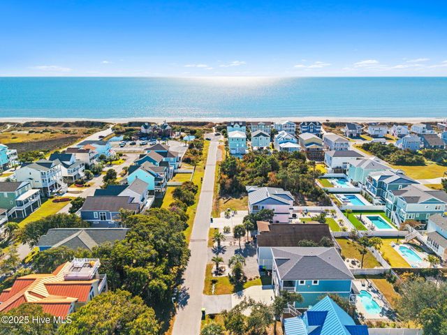 107 SE 71st Street, Oak Island, NC 28465