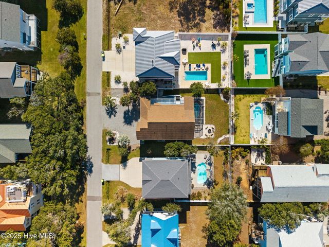 107 SE 71st Street, Oak Island, NC 28465