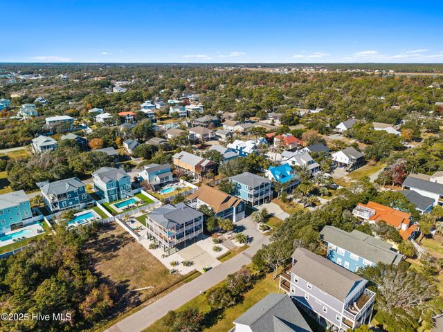 107 SE 71st Street, Oak Island, NC 28465