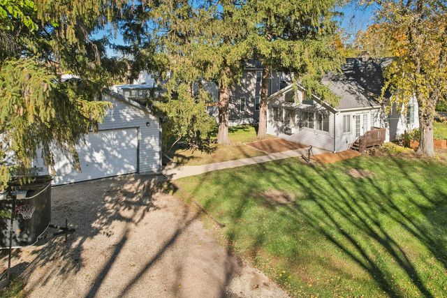 390 N Garfield Boulevard, Grayslake, IL 60030