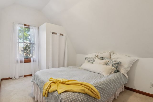 390 N Garfield Boulevard, Grayslake, IL 60030