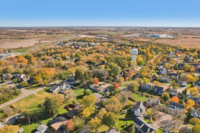 390 N Garfield Boulevard, Grayslake, IL 60030