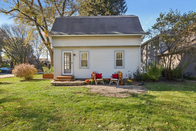 390 N Garfield Boulevard, Grayslake, IL 60030