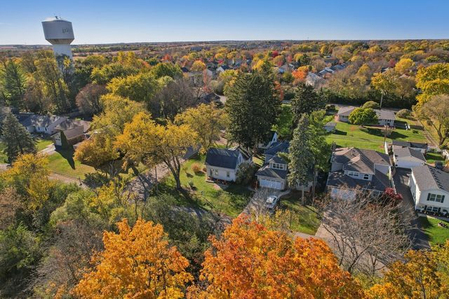 390 N Garfield Boulevard, Grayslake, IL 60030