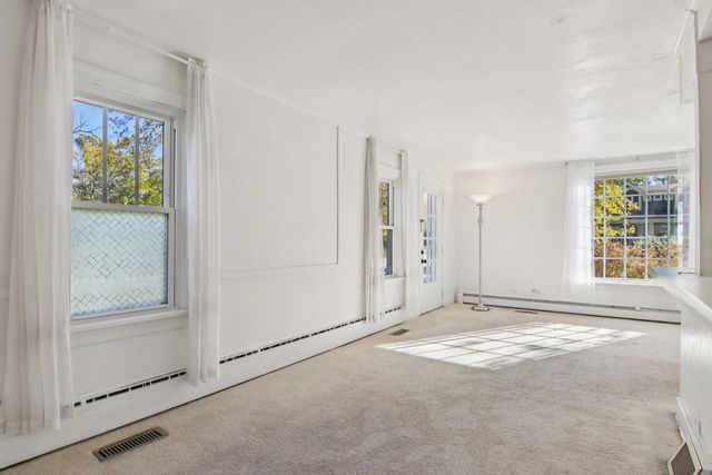 390 N Garfield Boulevard, Grayslake, IL 60030