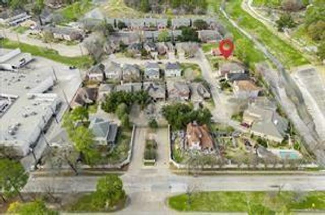 4444 Victory Drive, Houston, TX 77088