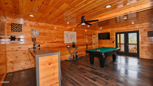 1616 Misty Hollow Way, Gatlinburg, TN 37738