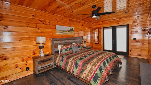 1616 Misty Hollow Way, Gatlinburg, TN 37738