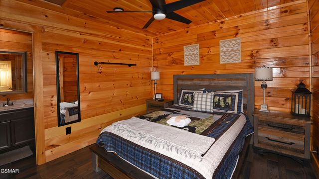 1616 Misty Hollow Way, Gatlinburg, TN 37738