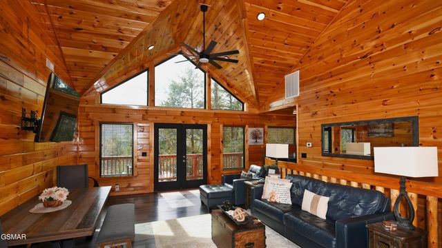 1616 Misty Hollow Way, Gatlinburg, TN 37738