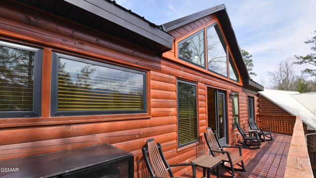 1616 Misty Hollow Way, Gatlinburg, TN 37738