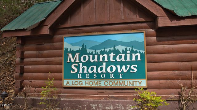 1616 Misty Hollow Way, Gatlinburg, TN 37738