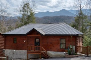 1616 Misty Hollow Way, Gatlinburg, TN 37738
