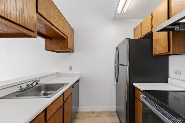 230 Courtyards E, Windsor, CA 95492