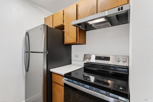 230 Courtyards E, Windsor, CA 95492