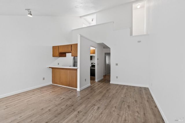 230 Courtyards E, Windsor, CA 95492