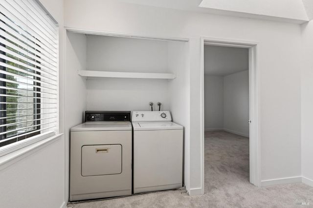 230 Courtyards E, Windsor, CA 95492