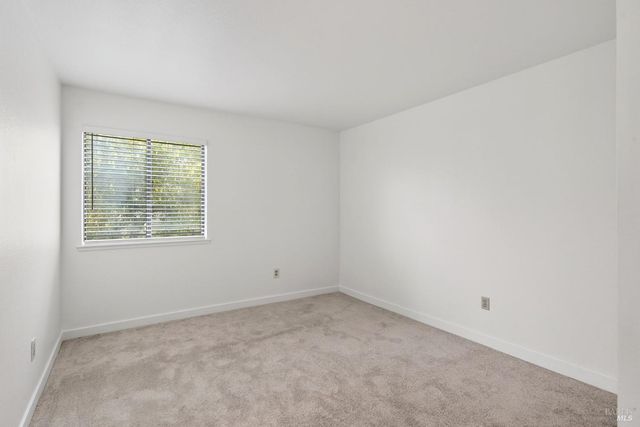 230 Courtyards E, Windsor, CA 95492