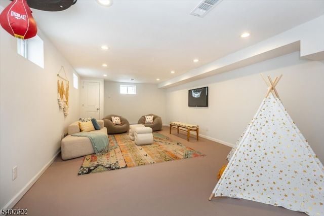 2 Hemlock Ct, Maplewood Twp., NJ 07040