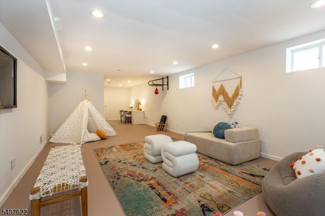 2 Hemlock Ct, Maplewood Twp., NJ 07040