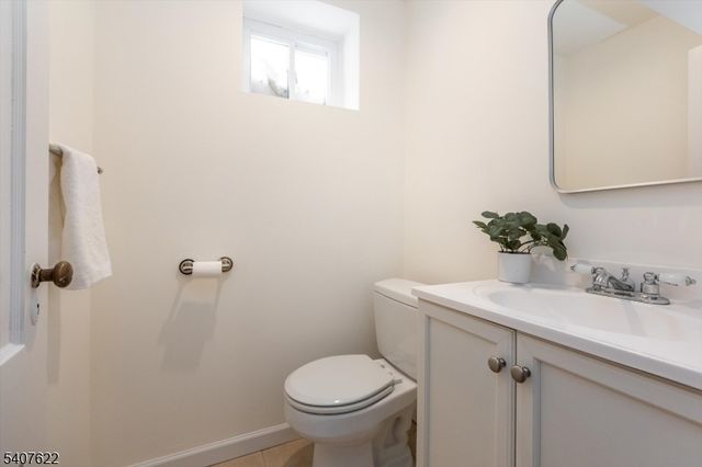 2 Hemlock Ct, Maplewood Twp., NJ 07040