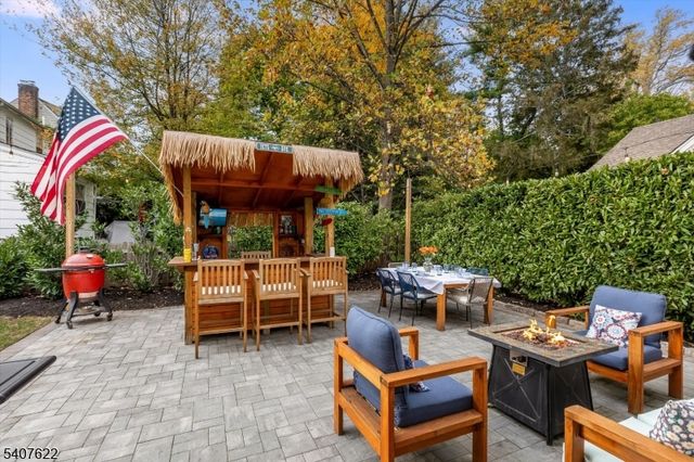 2 Hemlock Ct, Maplewood Twp., NJ 07040