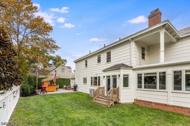 2 Hemlock Ct, Maplewood Twp., NJ 07040