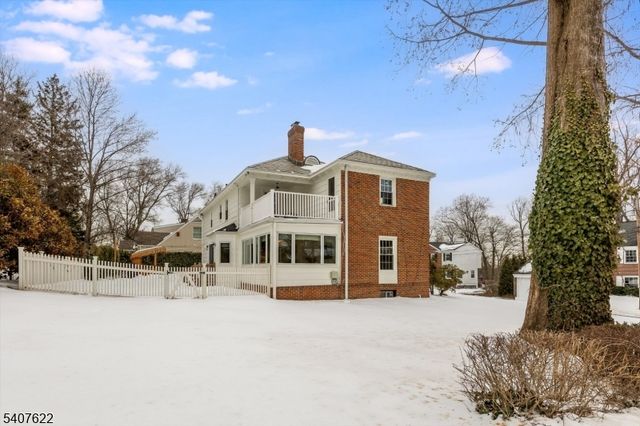 2 Hemlock Ct, Maplewood Twp., NJ 07040