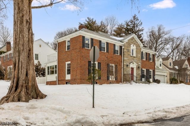 2 Hemlock Ct, Maplewood Twp., NJ 07040