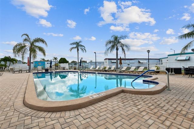 12651 SEMINOLE BOULEVARD 2C, Largo, FL 33778