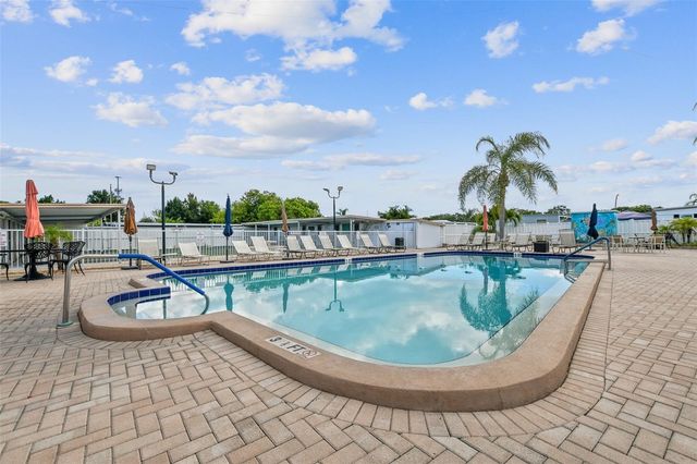 12651 SEMINOLE BOULEVARD 2C, Largo, FL 33778