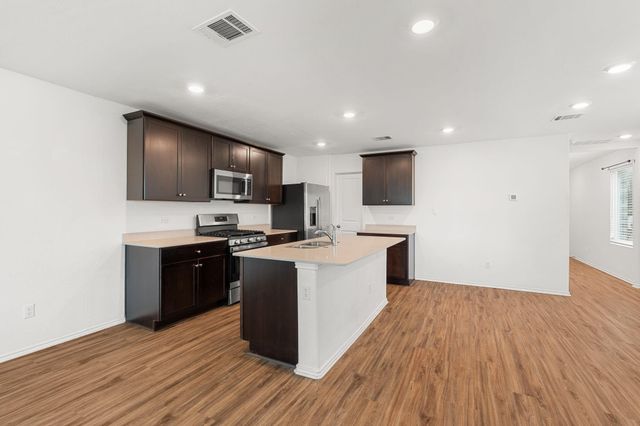 176 Andross LN, Bastrop, TX 78602