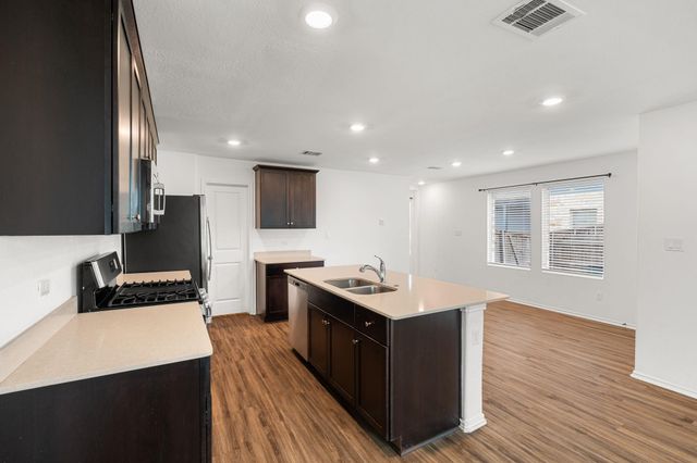 176 Andross LN, Bastrop, TX 78602