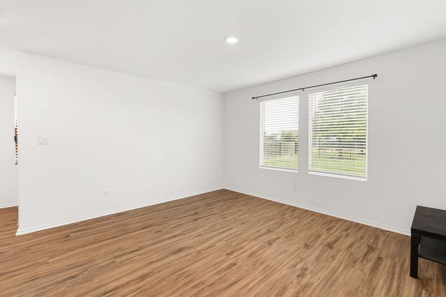 176 Andross LN, Bastrop, TX 78602
