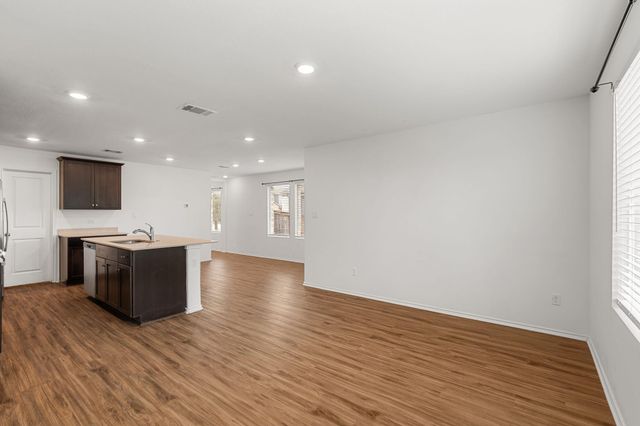 176 Andross LN, Bastrop, TX 78602