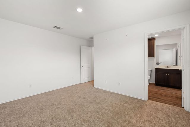176 Andross LN, Bastrop, TX 78602
