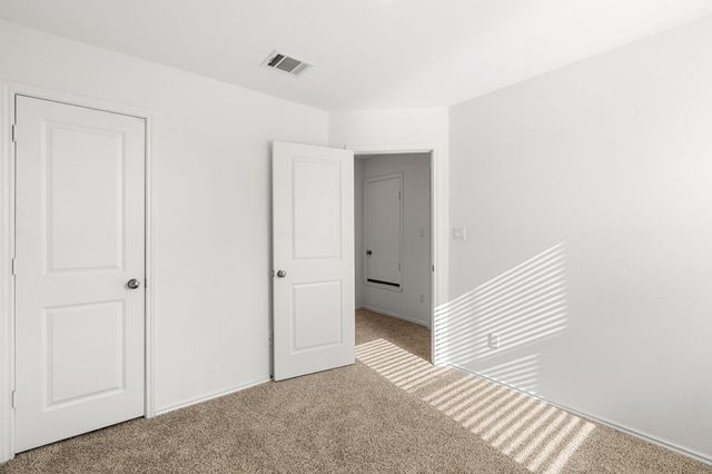176 Andross LN, Bastrop, TX 78602